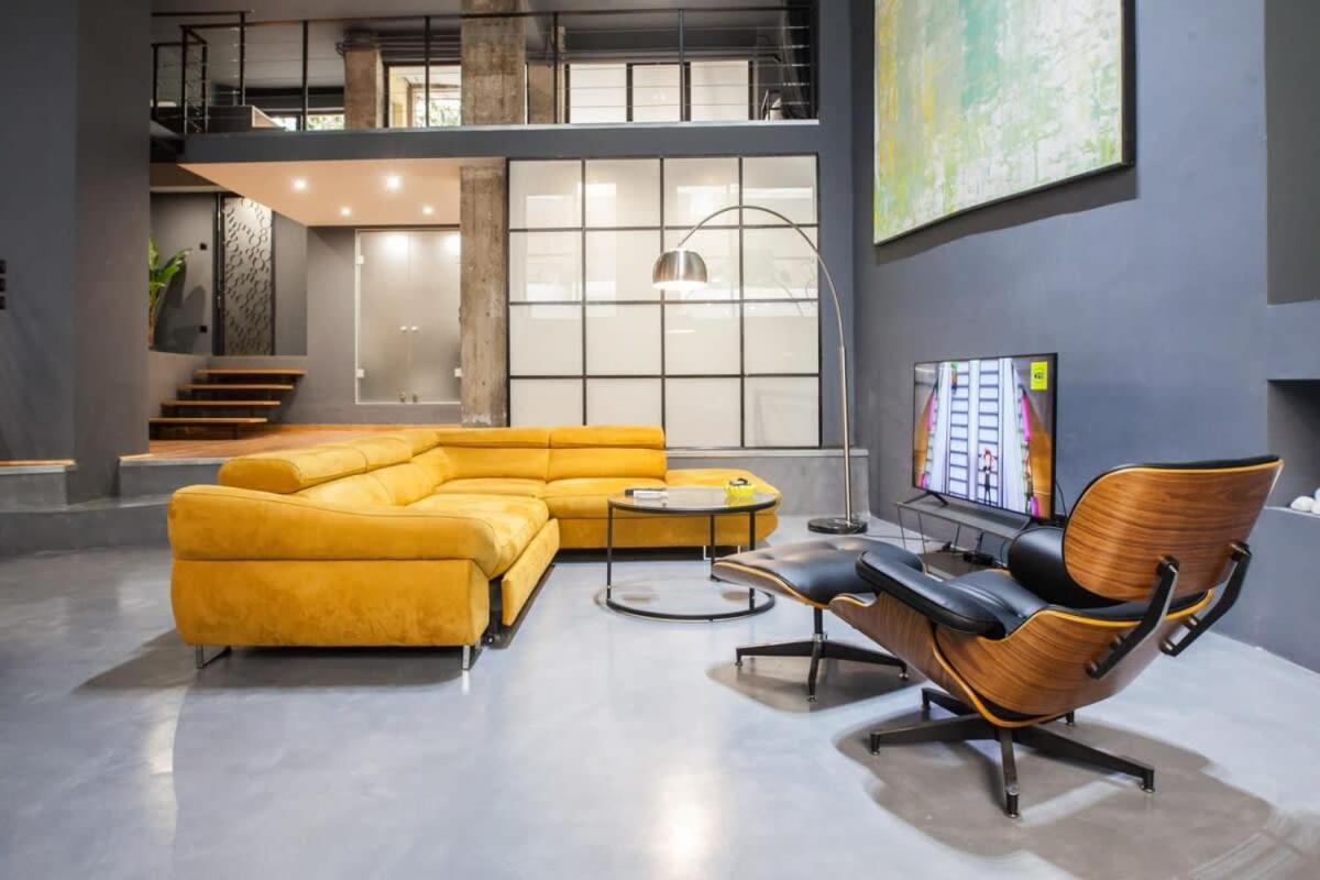 Trendy Industrial Apt Next To Museum Of Acropolis Athens Exterior photo